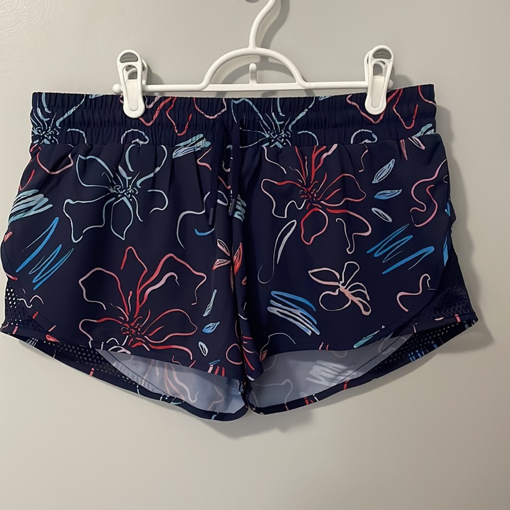 New without tags Lorna Jane lined running shorts